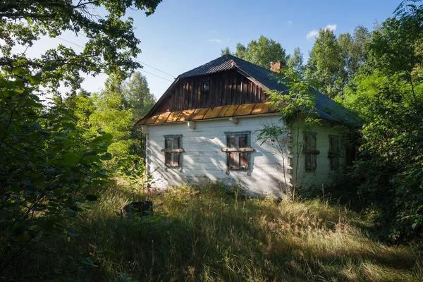 У громаді на Волині шукають власників покинутих будинків
