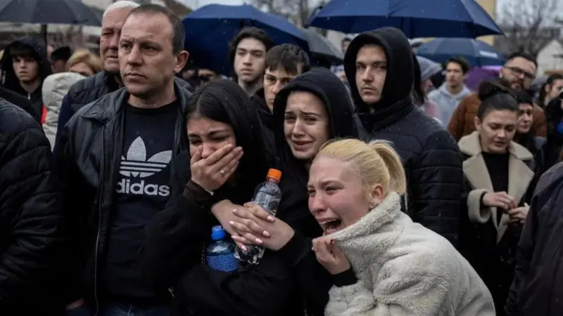 В Північній Македонії відомі музиканти загинули, рятуючи фанатів