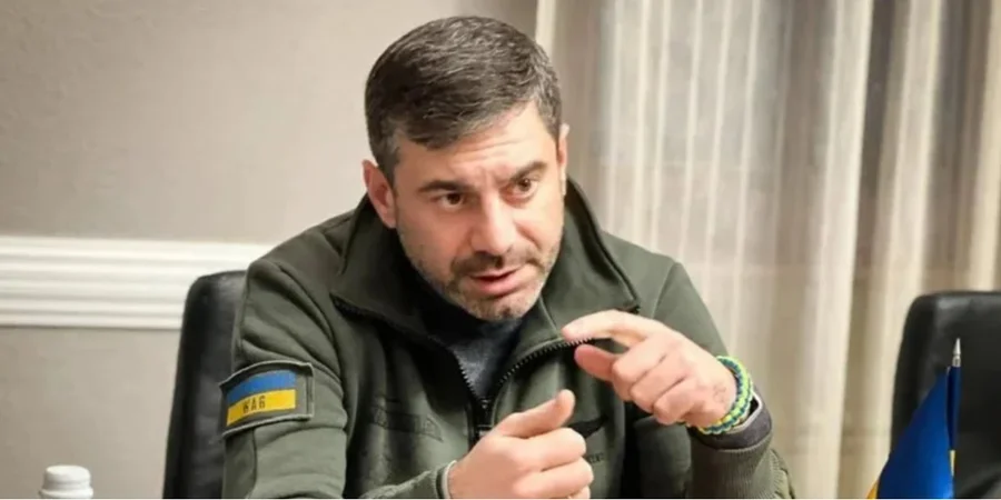 Обіцяє тисячі доларів: Росія вербує українських підлітків для підпалів машин ЗСУ