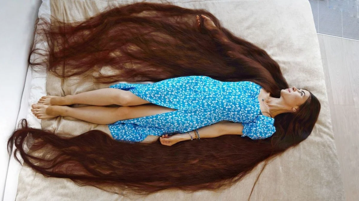 Українка потрапила до Книги рекордів Гіннеса як власниця найдовшого волосся у світі (Відео)