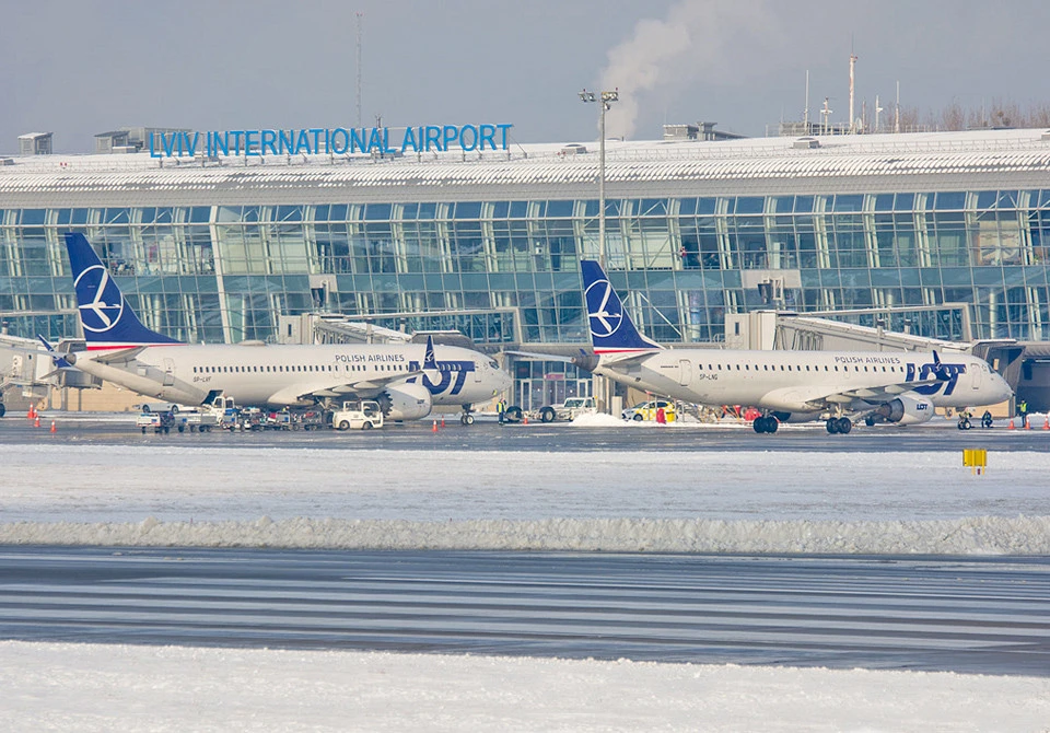 У аеропорту «Львів» планують розширить злітну смугу: план розвитку 