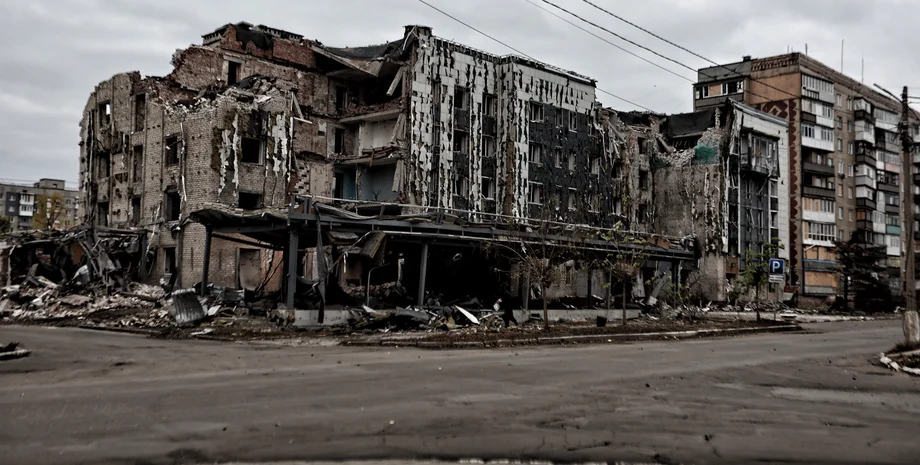 Росіяни не намагаються закріпитися у Покровську: офіцер ЗСУ пояснив чому