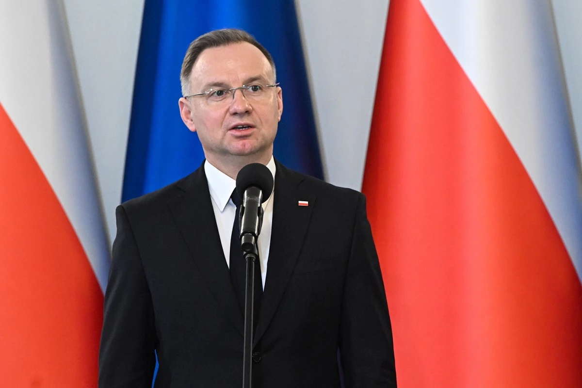 Дуда розповів, як США блокували передачу Україні винищувачів