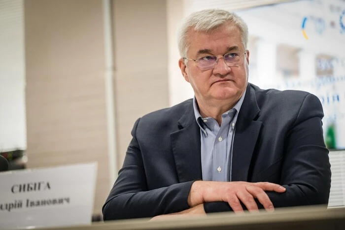 Україна висилає двох угорських дипломатів у відповідь на дії Будапешта