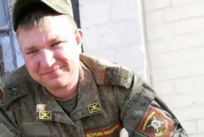 «Я батько, маю право» : росіянин, який 20 років не визнавав сина, вимагає свою частину «бойових»  за ліквідованого окупанта