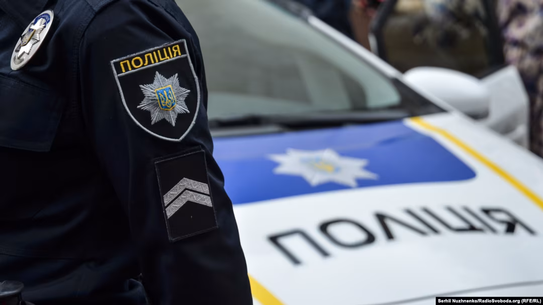 Унікальний набір порушень ПДР волинянином: без прав, на червоне світло, із дітьми… (Відео)