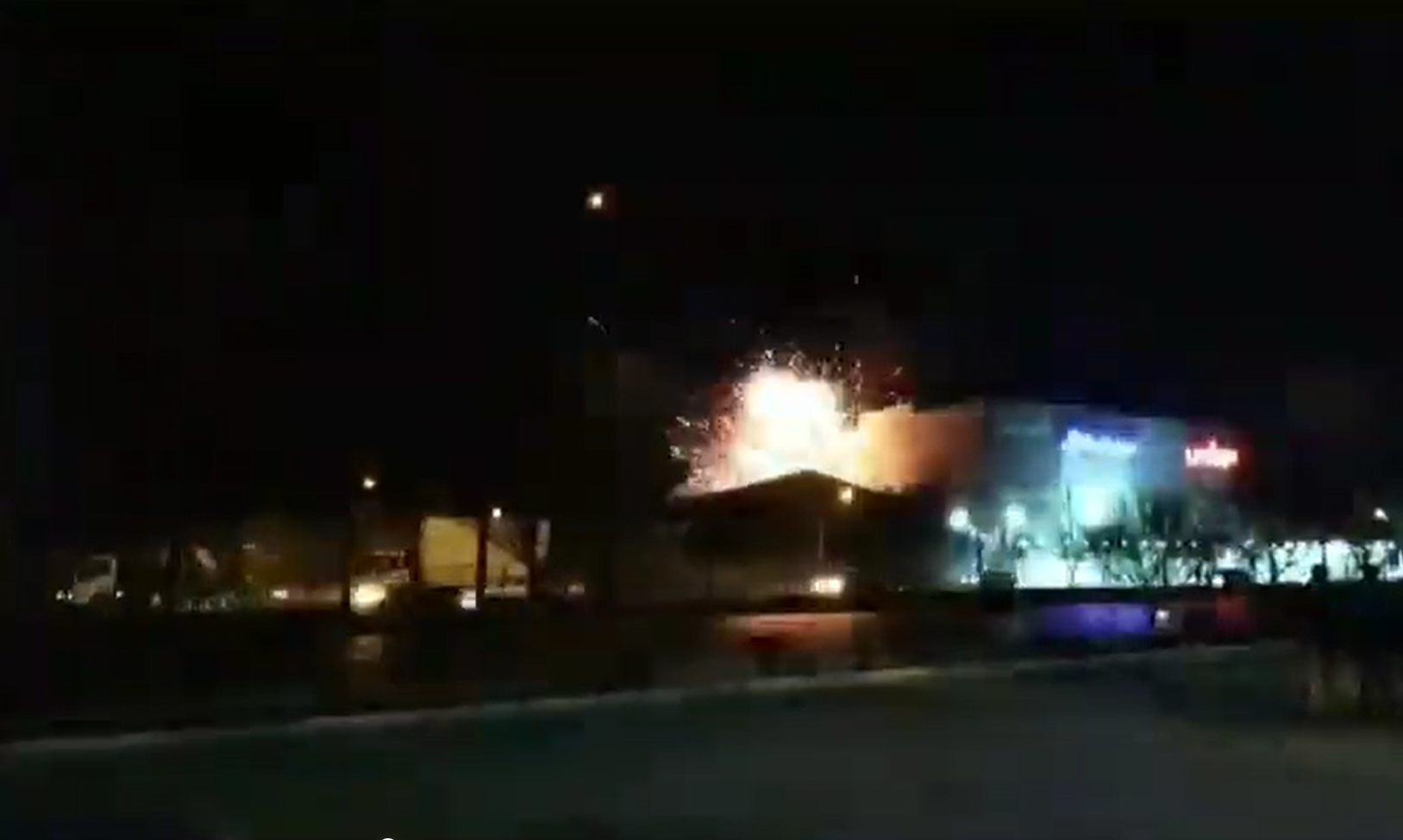 Сьогодні вночі військові об’єкти Ірану атакували безпілотники: прогриміли вибухи і спалахнули пожежі