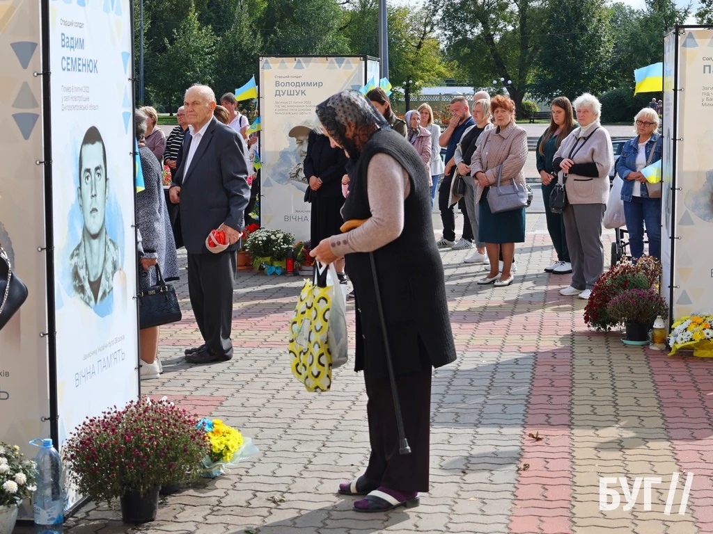 Банери з портретами загиблих героїв встановлять на площі у Володимирі