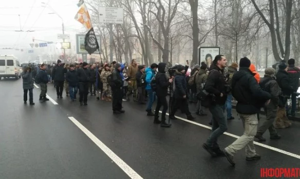 У Києві прихильники Саакашвілі прорвалися до пам'ятника Шевченка через кордон поліції