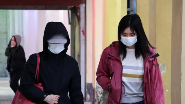 1 600 за добу: в Китаї знову зафіксували спалах коронавірусу