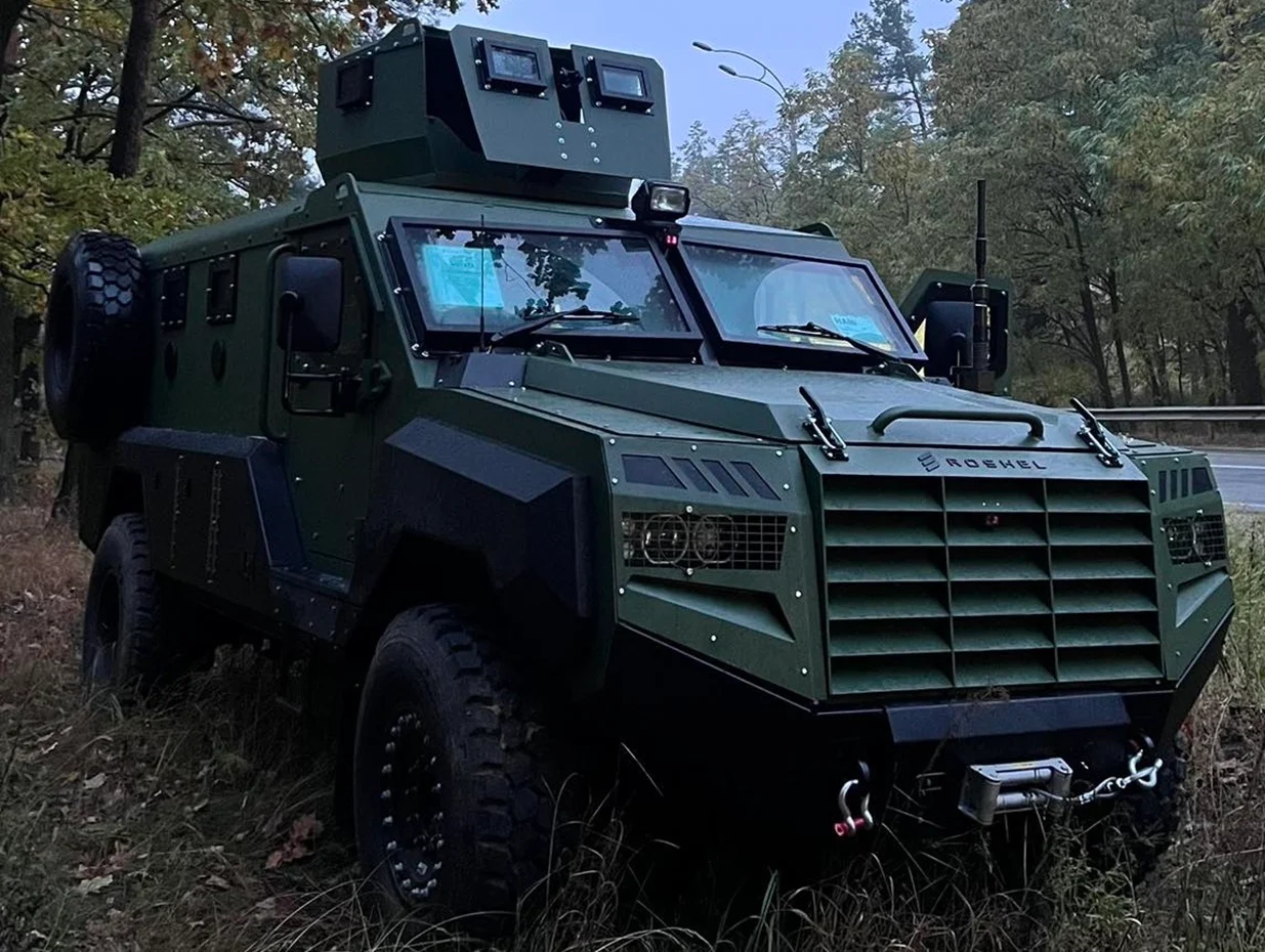 Українські військові отримали від Канади бронеавтомобілі Senator MRAP 