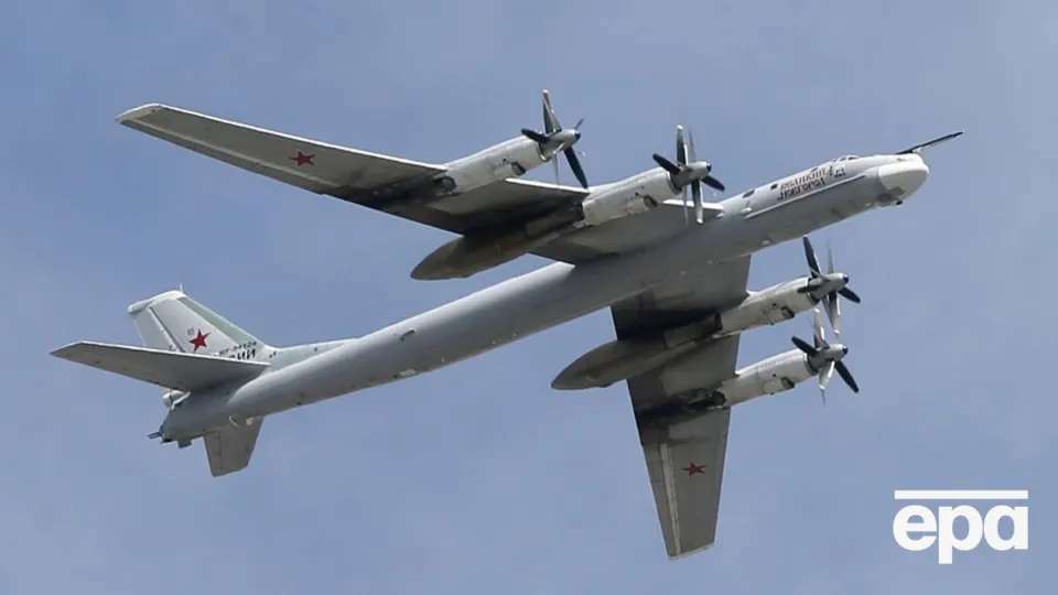 Відірвали хвіст: СБУ знищила літак Ту-95 в Енгельсі, який обстрілював Україну