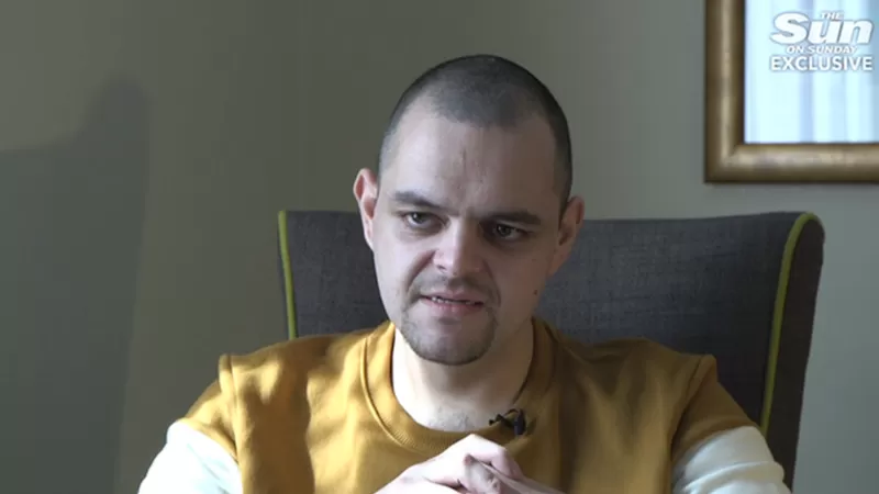 «Ставилися гірше, ніж до собаки». Розповідь звільненого з полону британця