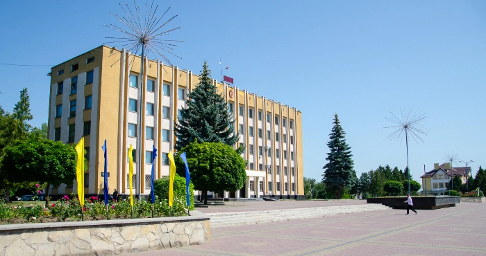 Благодійний фонд «Карітас-Волинь» хоче стягнути з Нововолинської міськради понад мільйон гривень.