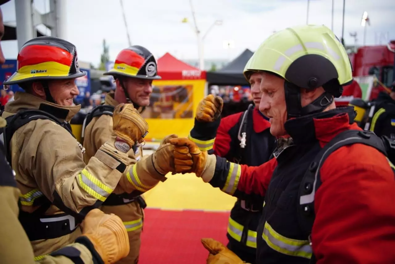 Рятувальники ДСНС перемогли у командній естафеті на Чемпіонаті вогнеборців у Німеччині