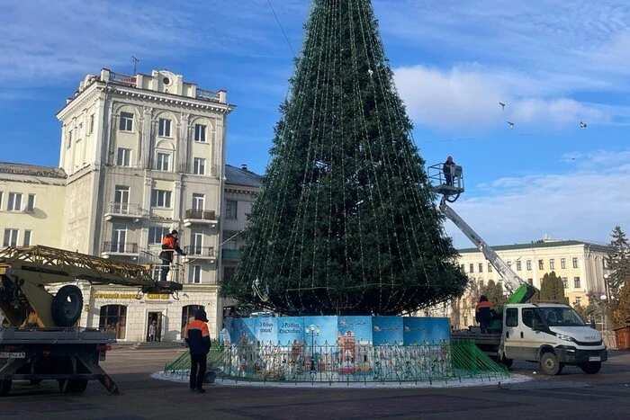 Один із обласних центрів на заході України відмовився від новорічної ялинки
