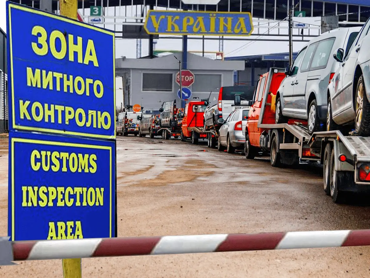 Волинянка разом зі спільниками ввозила автівки, маскуючи їх під гуманітарну допомогу