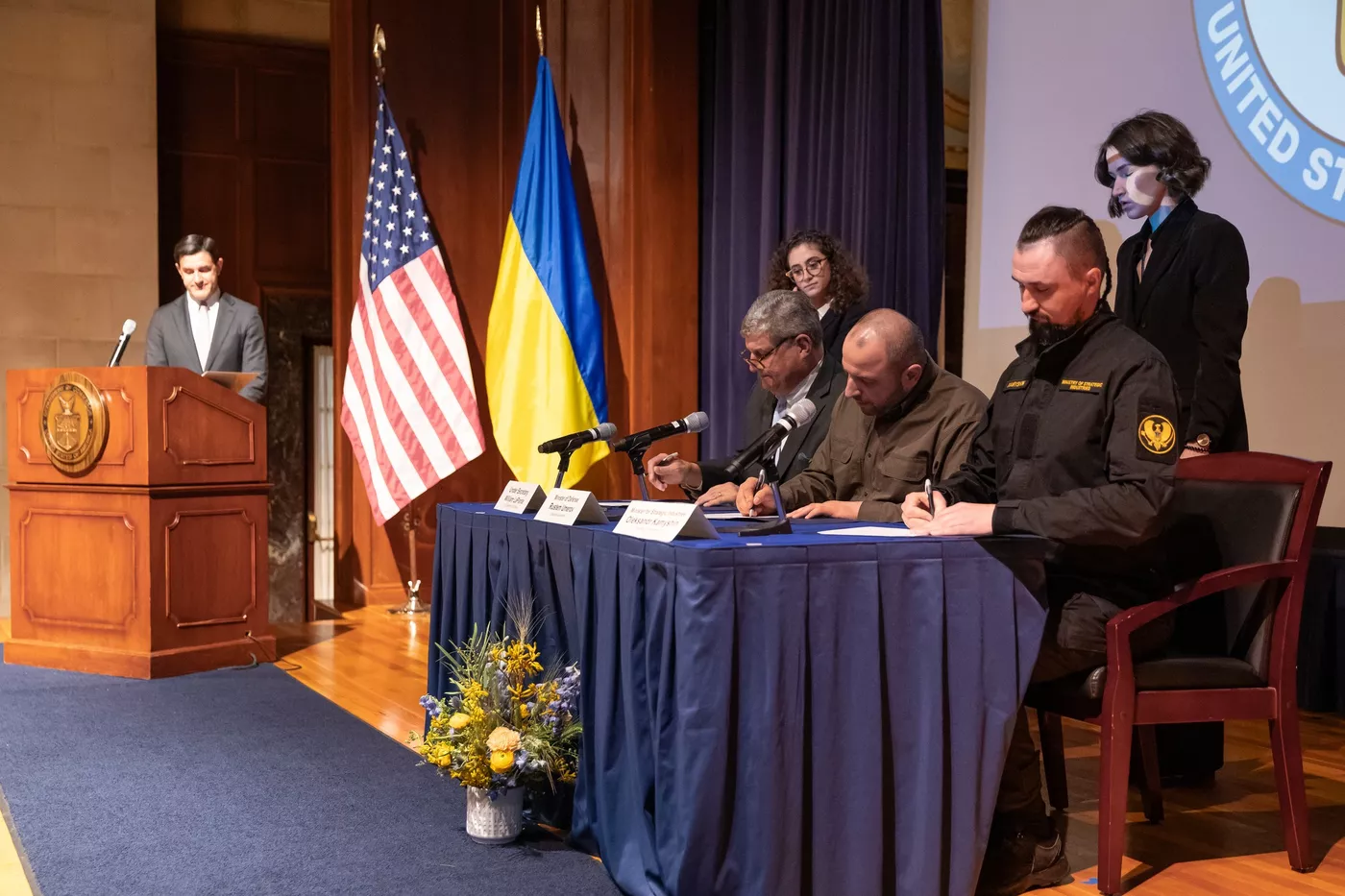 Україна і США підписали меморандум про спільне виробництво: зброї буде більше