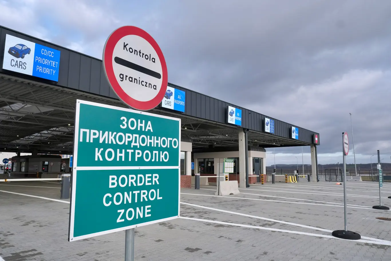 Поляки підтягнули війська до Волині