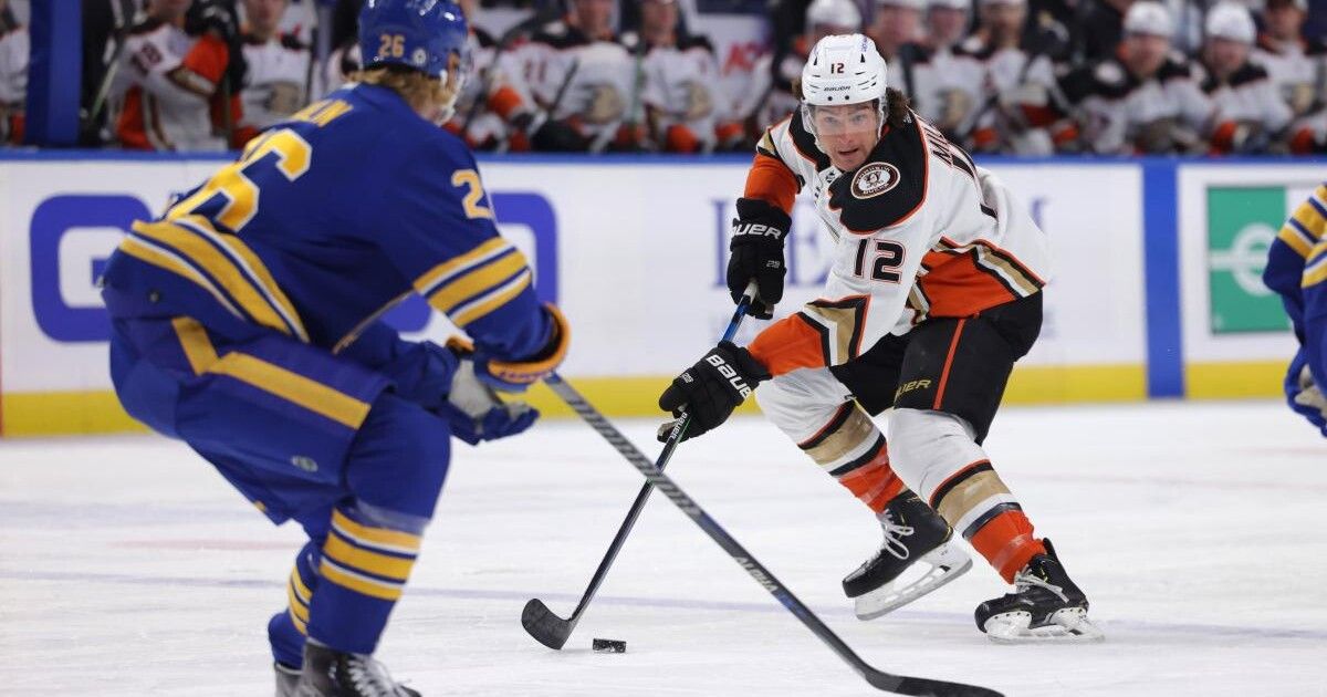 анахайм дакс баффало сейбрз 24 января. нхл баффало сейбрз. нхл филадельфия - виннипег. Hockey ads. анахайм дакс баффало сейбрз 24 января.