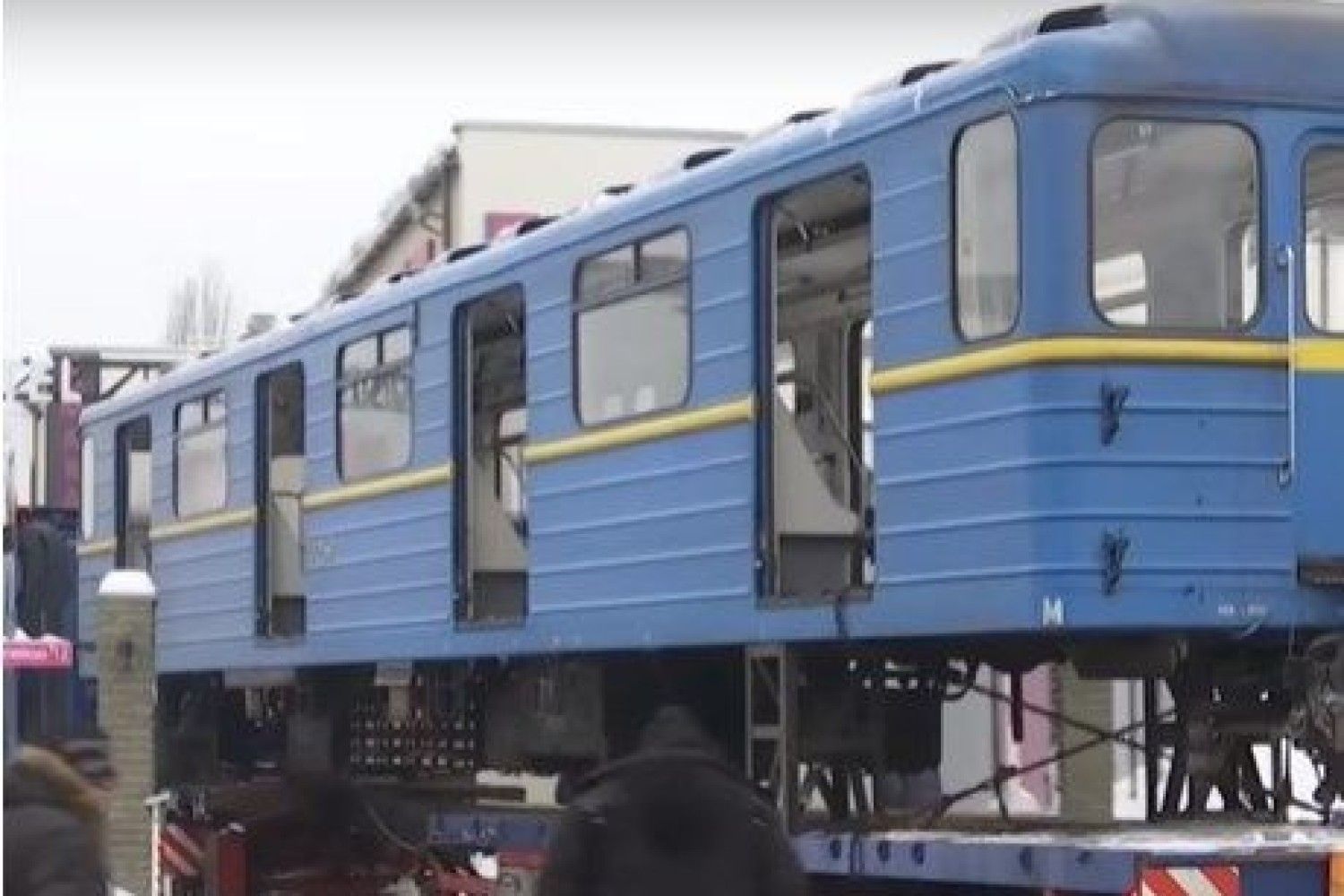 свая в метро в вагоне