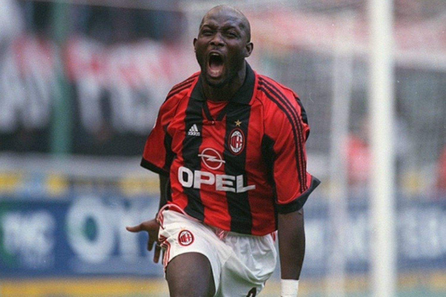 Джордж веа. Джордж Веа футболист. Джордж Веа ПСЖ. George Weah 1995.