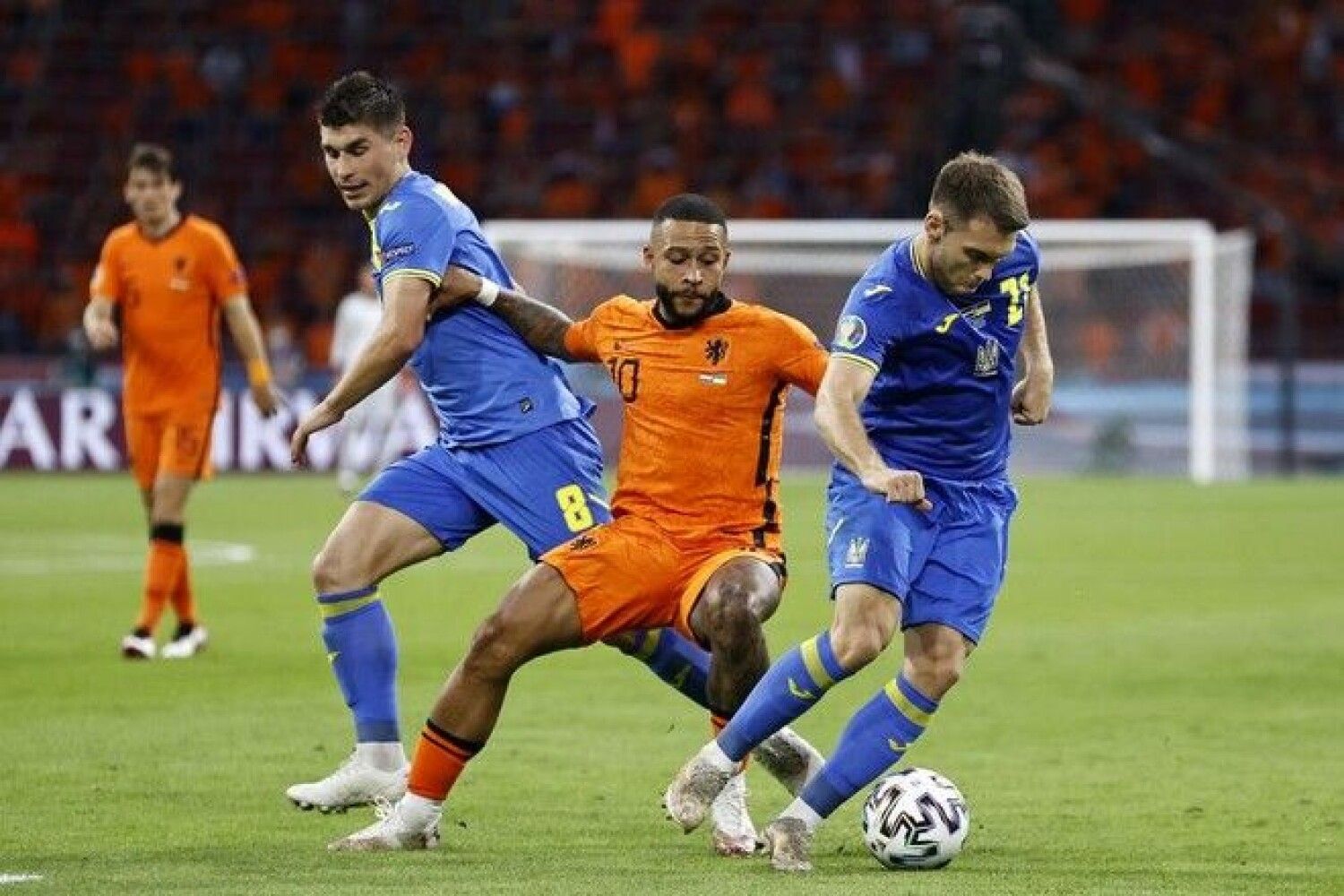 Футбол матч голландия. Нидерланды Украина. Голландия Украина матч. Нидерланды Украина 13 июня. Голландия футбол.