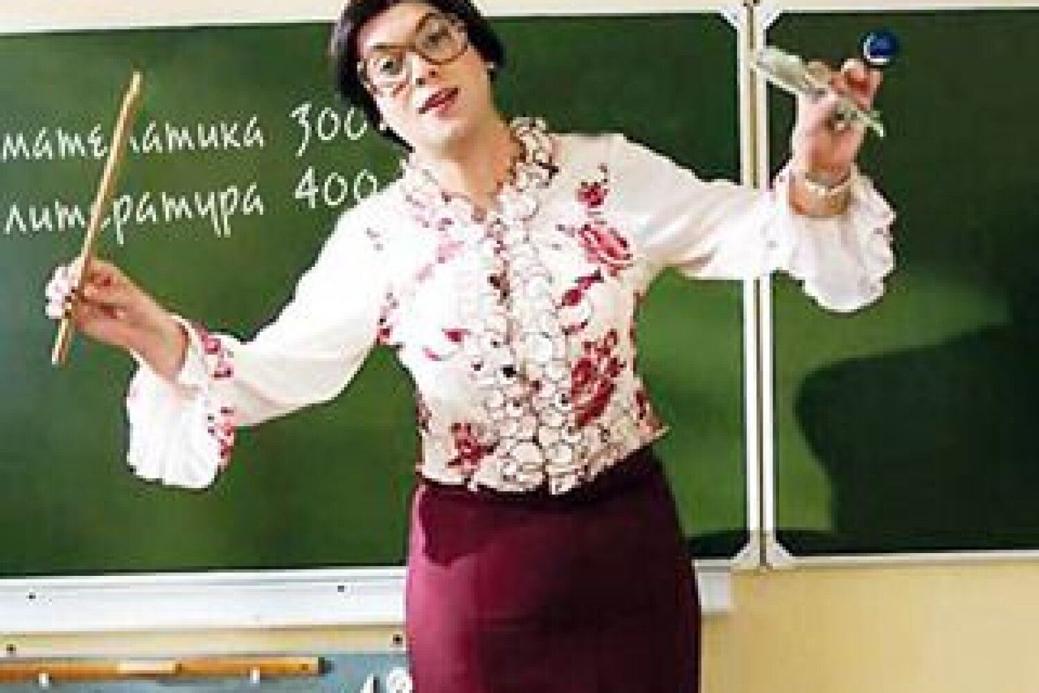 Жопа учительницы музыки вдохновляет студента