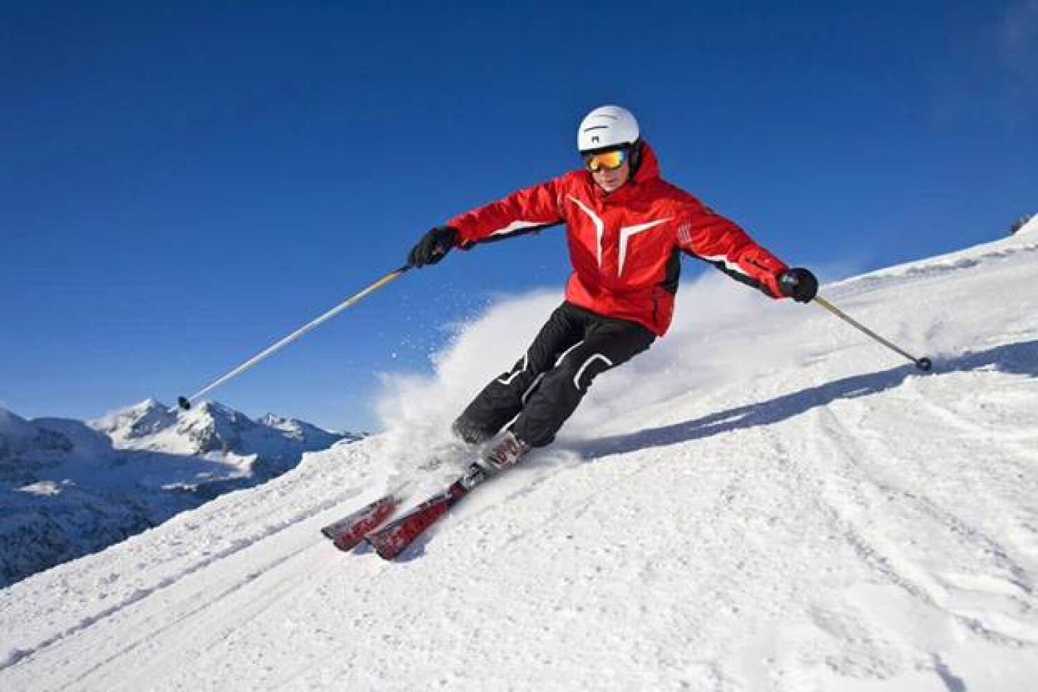 Ski outdoor. Горнолыжный спорт. Горные лыжи. Горнолыжник. Горные лыжи спорт.