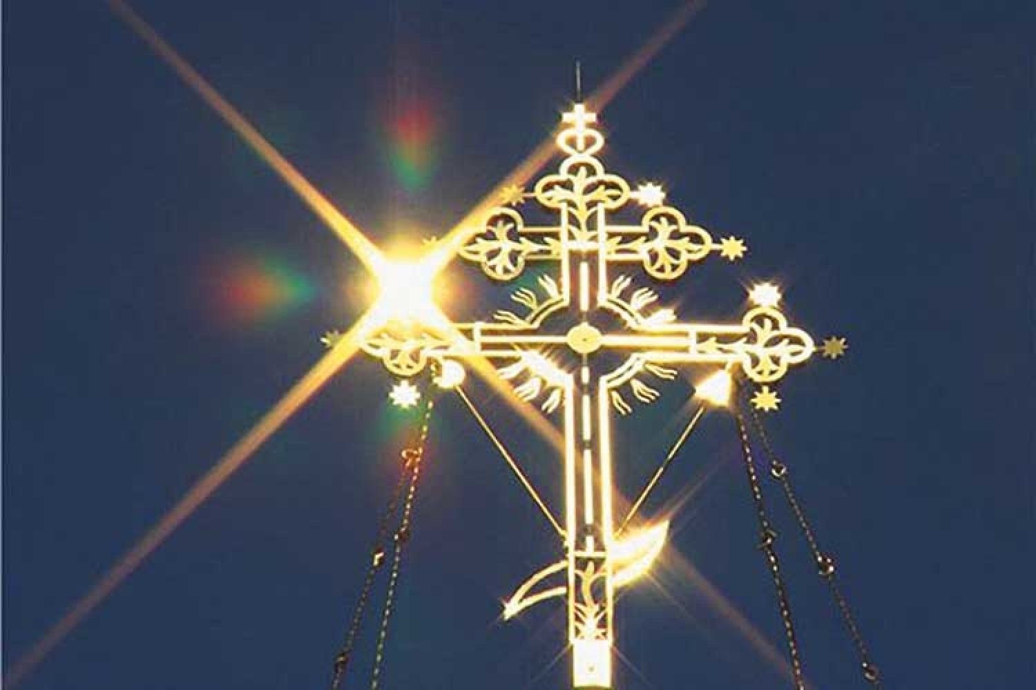 Крест на освещение дома