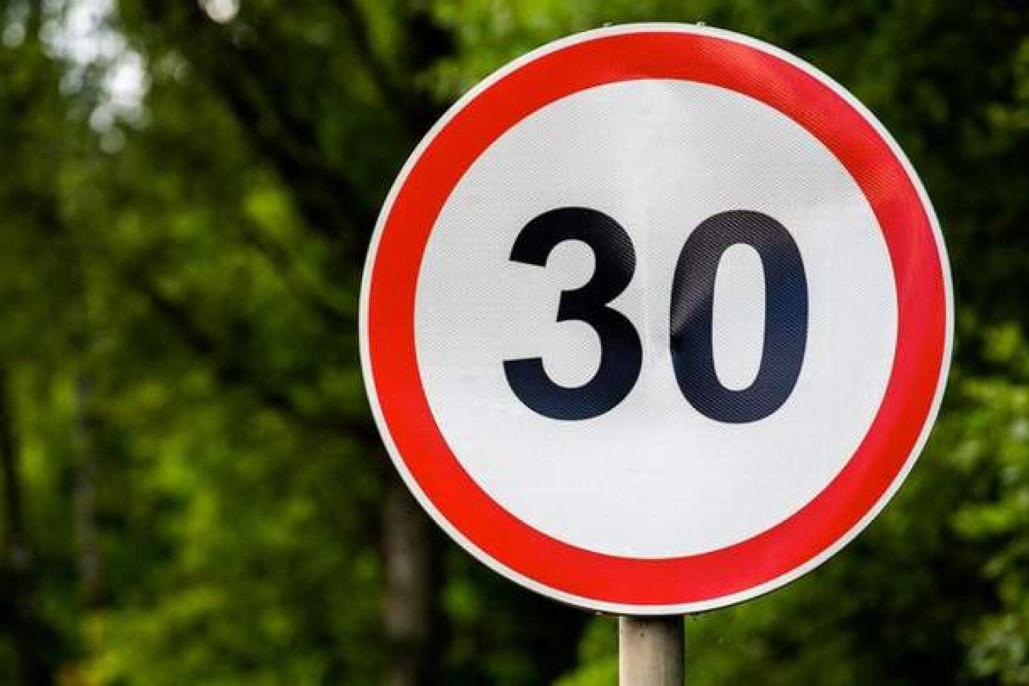 30 скоростей. Ограничение скорости 30.
