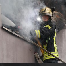 У Луцьку понад 50 рятувальників гасили загорання, які спричинила нічна атака росіян (Фото)