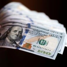 Із хати жительки Волині хтось викрав заховані майже чотири тисячі доларів