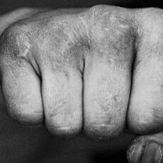 Волинянин, перебуваючи під домашнім арештом, катував свою дружину