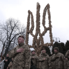 В Україні встановили тризуб – усім тризубам тризуб!