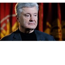 У перший день війни Порошенко попросив у Зеленського 8 тисяч автоматів