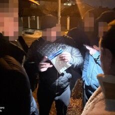 Дві тисячі доларів у кишеню – півтора мільйона на фронт: волинський чиновник-хабарник «задонатив» на ЗСУ