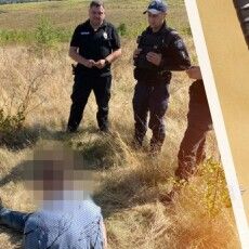 Мати вчителя, що вбив школярів на Вінничині, стверджує, що її сина довели до злочину
