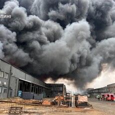 Атака на Луцьк: як гасили пожежі після ударів російських дронів і хто допомагав рятувальникам
