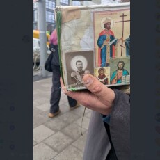 У центрі Рівного збирають пожертви з портретом царя «Ніколая ІІ»