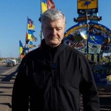 Порошенко привіз техніку у 15 бригад, які воюють під Покровськом та на інших напрямках фронту