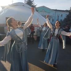 У місті на Волині встановили величезну юрту