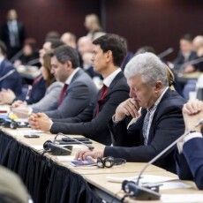 Порошенко у Монреалі добився відповіді, чи збиватиме НАТО російські ракети і дрони