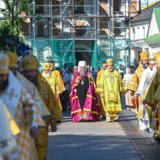 Архієпископ з Волині співслужив Митрополиту Епіфанію в Успенському соборі Києво-Печерської Лаври