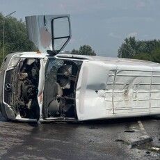 «Мерседес» на даху: на Волині 19-річний водій не впорався зі швидкістю