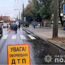 На Волині автомобілі збили два пішоходи і велосипедиста