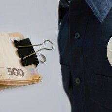 На Волині військовослужбовець напідпитку пропонував поліцейським 4000 гривень хабаря