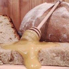 На Волині почали виробляти крем-мед: що це таке і з чим його їдять (Фото, відео)