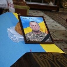 На Волині земляки стали на коліна, проводжаючи в останню путь загиблого Героя