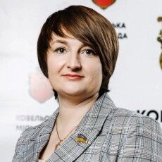 Фіктивна робота та «бронь» для чоловіка: у відомої депутатки на Волині провели обшуки